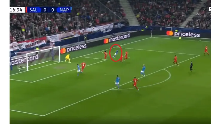 Mertens le marcó al Salzburg e igualó a Maradona en la tabla histórica de goleadores del Napoli