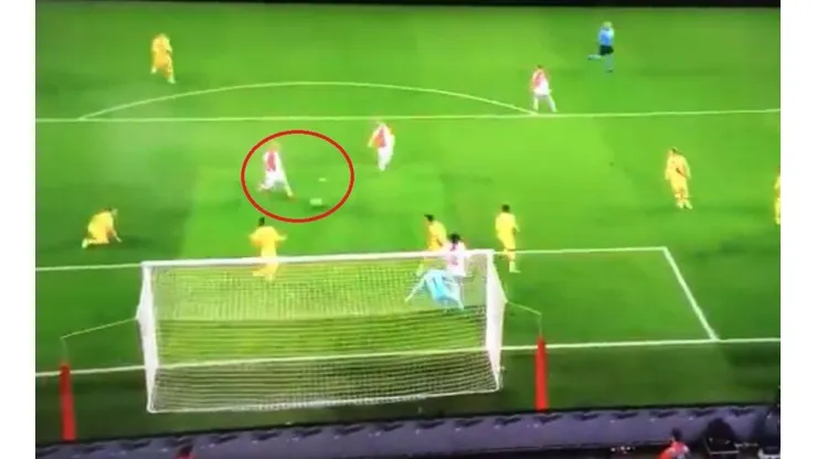 Pensamos que era gol del Slavia, pero nos olvidamos que en el arco del Barcelona está Ter Stegen