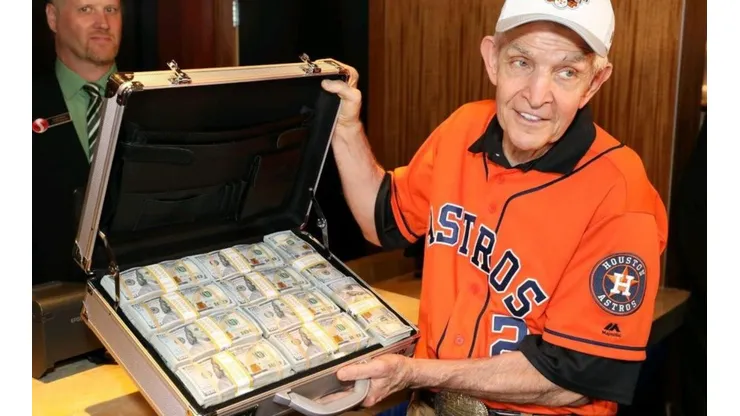 ¡Está loco! Un fanático de los Astros volvió a apostar una cifra enorme a que ganan la Serie Mundial