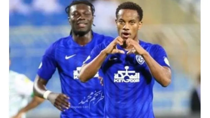 Carrillo juega con Gomis y Giovinco en el Al Hilal.