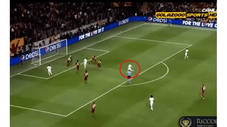 Hazard tuvo ojos en la nuca, lo vio solo a Kroos y el alemán marcó para Real Madrid