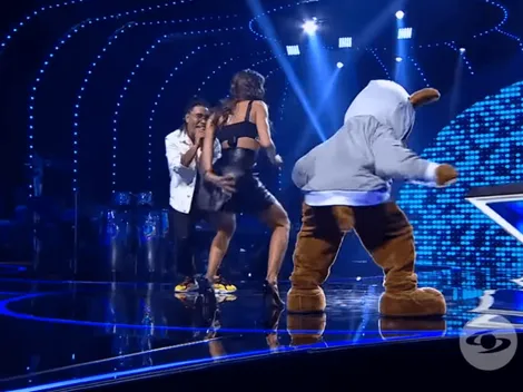 Minifalda de Valerie Domínguez casi le juega mala pasada por bailar con el 'Oso' de Ozuna