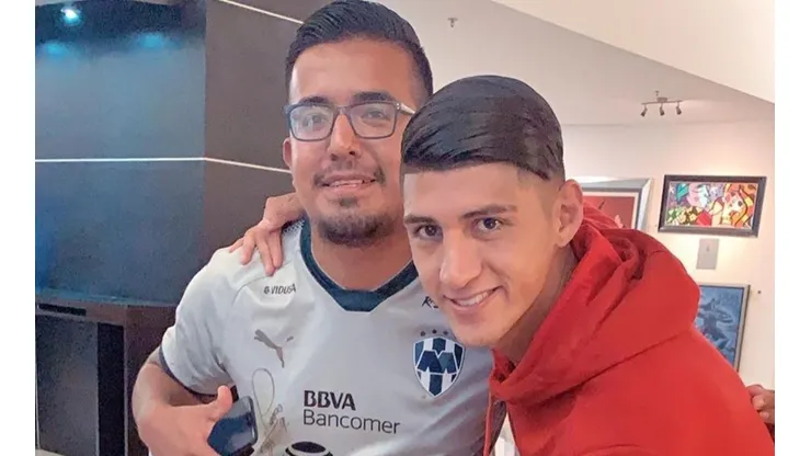Un aficionado de Monterrey se tatuó la firma de Pulido