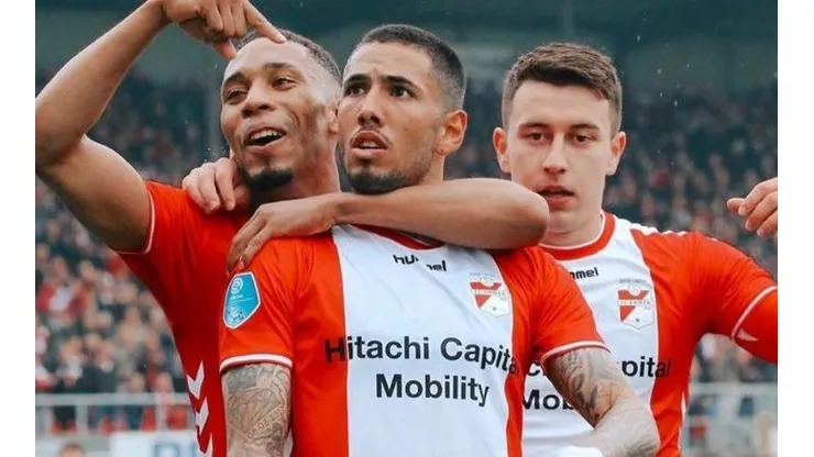 Peña ya lleva 7 partidos en la Eredivisie 2019-20.