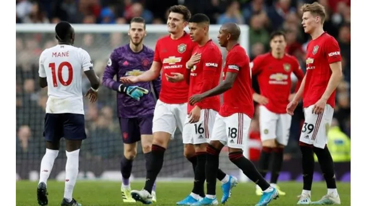 Diario Mirror: el Manchester United se prepara para una nueva megaoferta de varias billones de libras