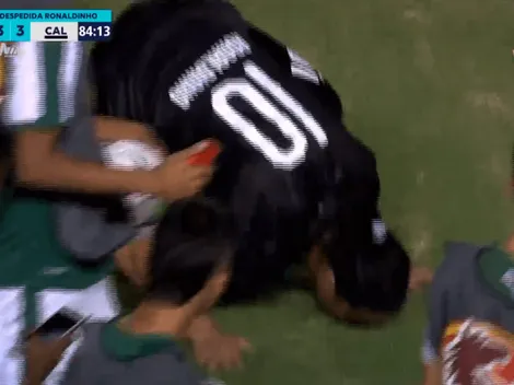 Video: el beso sagrado de Ronaldinho a la cancha del Pascual Guerrero