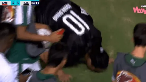 Video: el beso sagrado de Ronaldinho a la cancha del Pascual Guerrero
