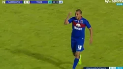 El festejo del eterno goleador de Tigre.
