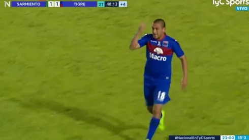 El festejo del eterno goleador de Tigre.