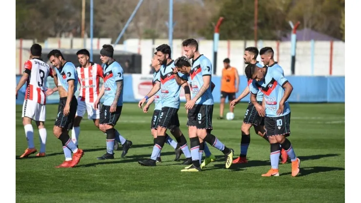 Brown visita a Riestra