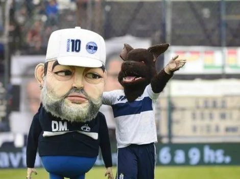 Gimnasia estrenó mascota con cabeza gigante de Maradona y en Twitter explotaron los memes