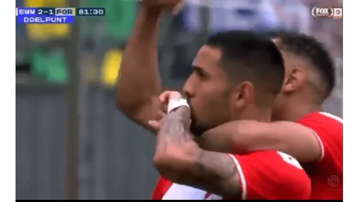Peña ha metido dos goles fuera del area en Holanda.