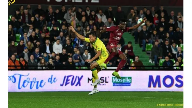 Benavente también jugó en el fútbol belga.