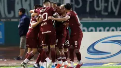 La celebración de los jugadores de Lanús.