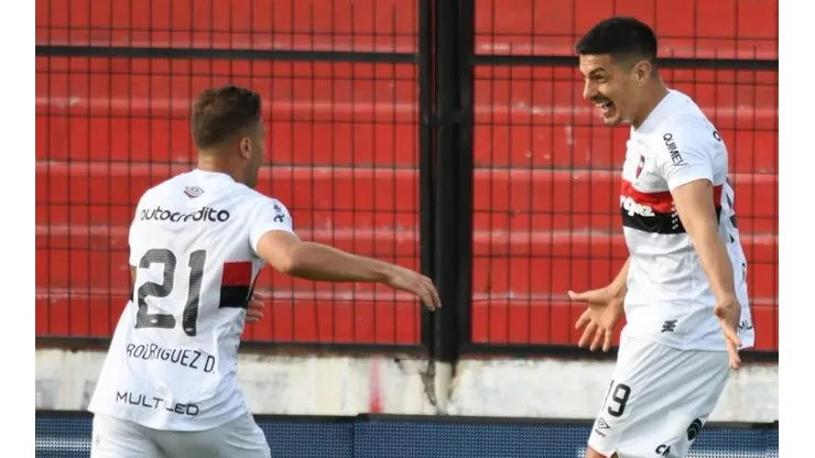 Rodrigo Salinas festeja su tanto.