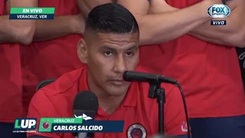 Carlos Salcido tomó la palabra en nombre del plantel.