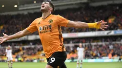 El delantero mexicano llegó a los 16 goles con la playera de Wolves en Premier League.