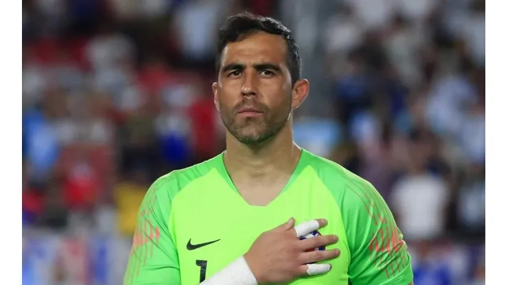 Claudio Bravo compartió un mensaje en apoyo a las manifestaciones en Chile