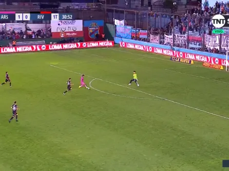 La defensa de River es una película de terror: Kaprof quedó solo y metió el segundo de Arsenal