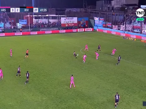 Quintero puso la magia, Suárez un pase gol y Arsenal la metió en contra para el 3-3