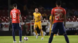 Tigres le marcó dos goles a un Veracruz que, a modo de protesta, se mantuvo quieto en el campo