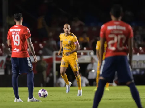 Tigres le marcó dos goles a un Veracruz que, a modo de protesta, se mantuvo quieto en el campo