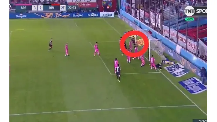 Repitieron la fórmula: Pratto cabeceó y Scocco convirtió el segundo para River