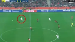 En Francia es otra cosa: Di María se fue solo y dejó parado a Benítez para el 1 a 0 del PSG