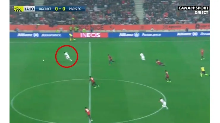 En Francia es otra cosa: Di María se fue solo y dejó parado a Benítez para el 1 a 0 del PSG