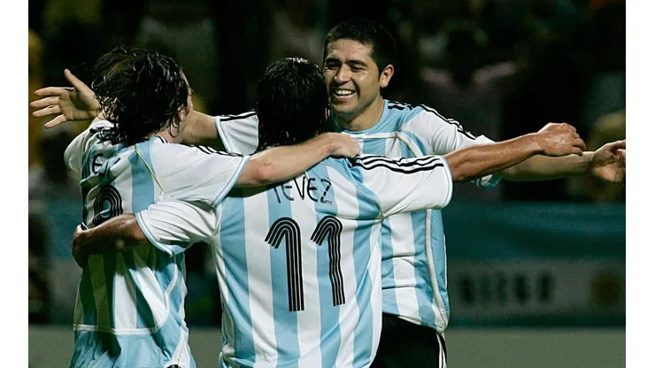 Foto de Messi y con Riquelme.
