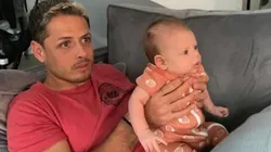 La reacción del hijo de Chicharito al ver su primer balón de futbol