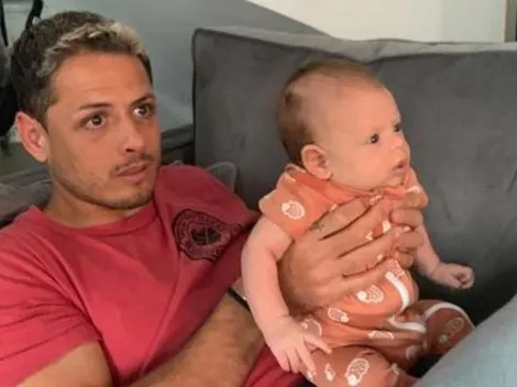 La reacción del hijo de Chicharito al ver su primer balón de futbol