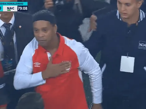 Ronaldinho no aguantó y se conmovió con su despedida en Bogotá