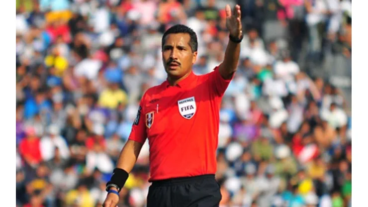 Santibañez dirigió el Boys-Muni el mes pasado.