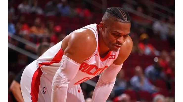 Ni debutó: Russell Westbrook ya metió a los Houston Rockets en problemas
