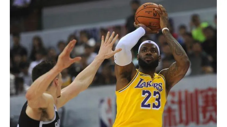 Se arrepintió: LeBron James tuvo que aclarar sus comentarios sobre China, pero el daño ya está hecho