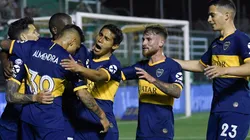 Foto de los jugadores de Boca celebrando un gol.