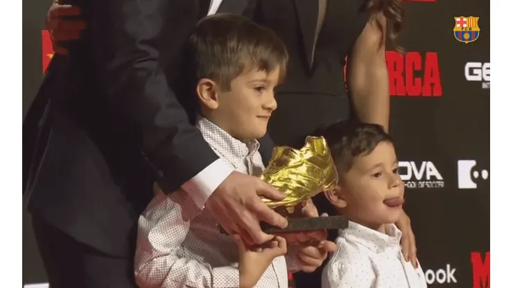 Lo hizo de nuevo: Mateo Messi trolleó a todos los camarógrafos mientras su familia posaba para las fotos