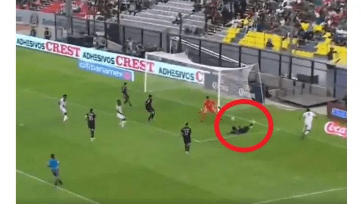 ¡No, Carlos! Salcedo, en contra, le dio el empate a Panamá