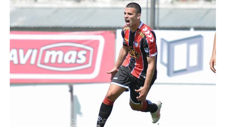 Chacarita recibe a Riestra