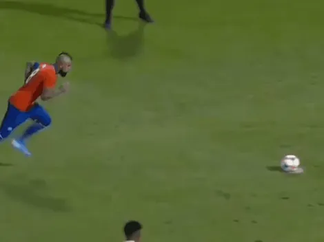 Arturo Vidal agarró el balón y dio clases de cómo se patean los penales