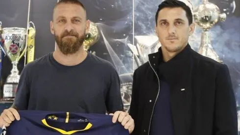 De la mano de De Rossi: Burdisso podría dejar Boca en diciembre