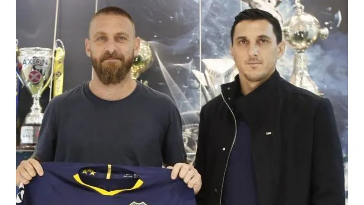 De la mano de De Rossi: Burdisso podría dejar Boca en diciembre