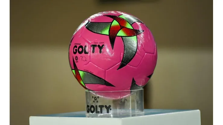 Vuelve el balón rosado al FPC para apoyar la lucha contra el Cáncer de Mama