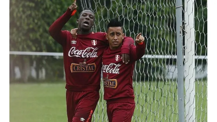 Cueva y Advíncula son dos habituales titulares en el equipo de Gareca.