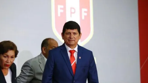 Lozano sucedió a Oviedo en la presidencia de la FPF.