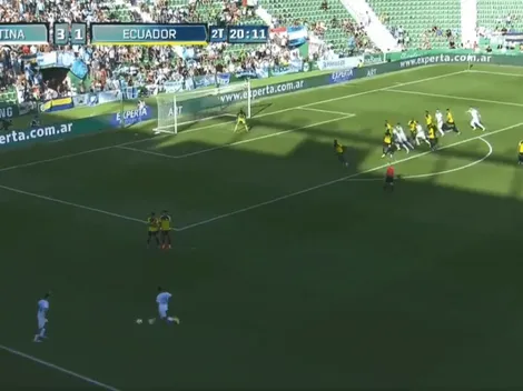 Dybala puso un tiro libre precioso y apareció Pezzella para meter un frentazo perfecto