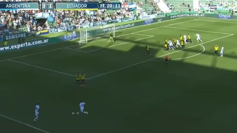 Dybala puso un tiro libre precioso y apareció Pezzella para meter un frentazo perfecto