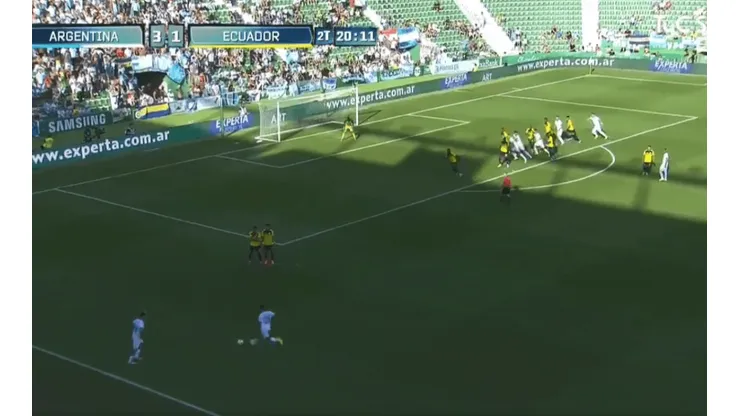 Dybala puso un tiro libre precioso y apareció Pezzella para meter un frentazo perfecto