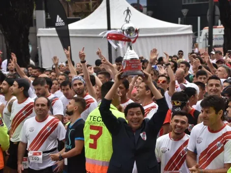 Ya pensando en Boca: River la rompió toda con el cartel de llegada que metió en su maratón